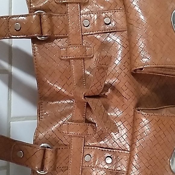 Worthington Brown Faux Leather Large Hand/Shoulder Bag. - Picture 2 of 15